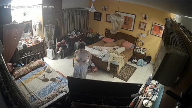 Real Beautiful Bhabhi Changing Saree CCTV Cam Video - Auntymaza.com