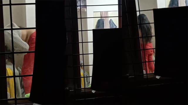 Beautiful Neighbor Girl Changing Clothes Arousing Video - Auntymaza.com
