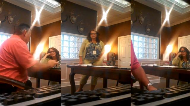 Boss Having Affair with Hot Milf Workers Chudai - Auntymaza.com