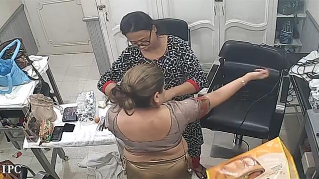 Hot Rich Bhabhi Undressing Parlour CCTV Captured - Auntymaza.com