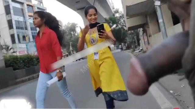 Desi Guy Flash Cock Infront Of College Girls - Auntymaza.com