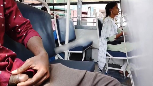 Daring Horny Guy – Flash Dick Inside Public Bus Porn Video - Auntymaza.com
