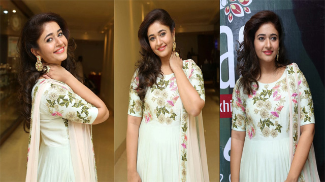 Model Poonam Bajwa – Boobs Pressing Download Now - Auntymaza.com