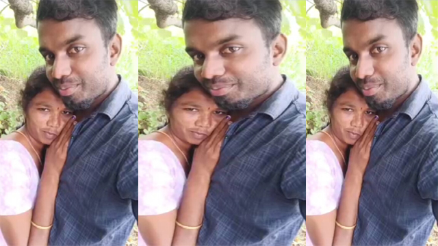 Cheater Marathi Aunty Outdoor – Threesome Having Fun With Lover - Auntymaza.com